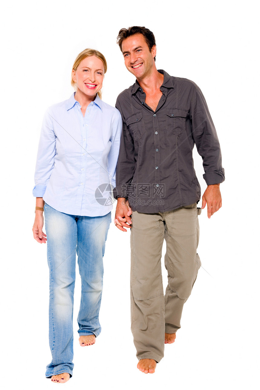 两对夫妇手牵手行走男人家庭休闲装伙伴夫妻丈夫妻子女士成年人图片
