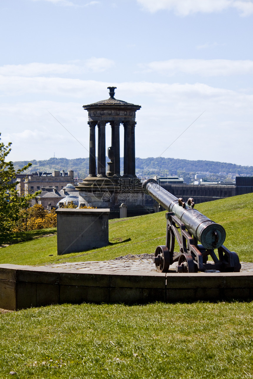 来自苏格兰爱丁堡市Calton Hill的纪念碑图片