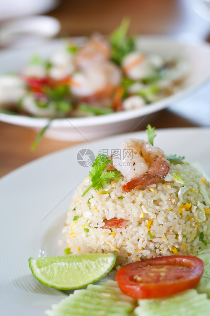 虾炒米饭勺子薄荷海鲜饮料配料午餐烹饪食物厨房香料图片