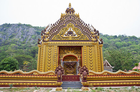 原装饰的寺庙屋顶详情旅行地标边缘宗教文化建造建筑金子对角线佛法背景图片