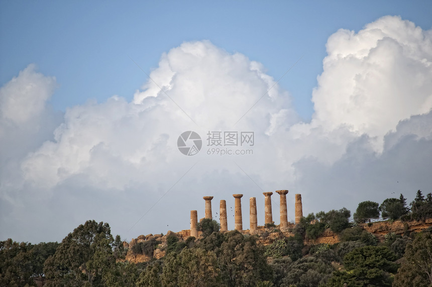 赫拉克勒斯寺艺术历史旅游考古学游客建筑学宗教古董天空雕塑图片