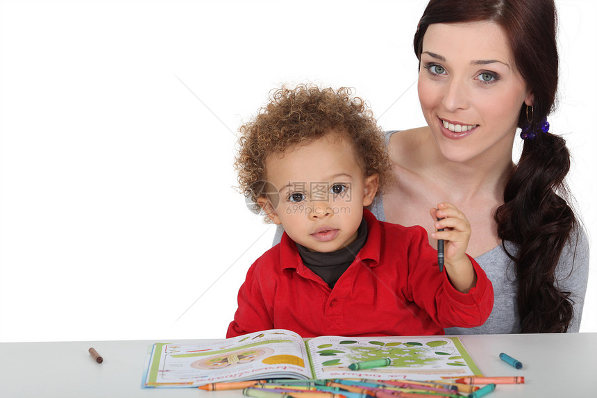 母亲和幼儿绘画图片