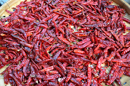 干辣辣椒蔬菜红辣椒干辣椒食物红色篮子背景图片