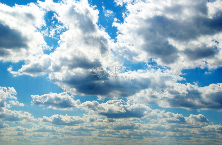 天空晴天环境阳光天蓝色积雨季节蓝色天气气氛阴霾图片