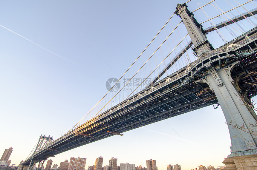 纽约市大桥天空蓝色场景商业建筑摩天大楼地标旅行办公室反射图片