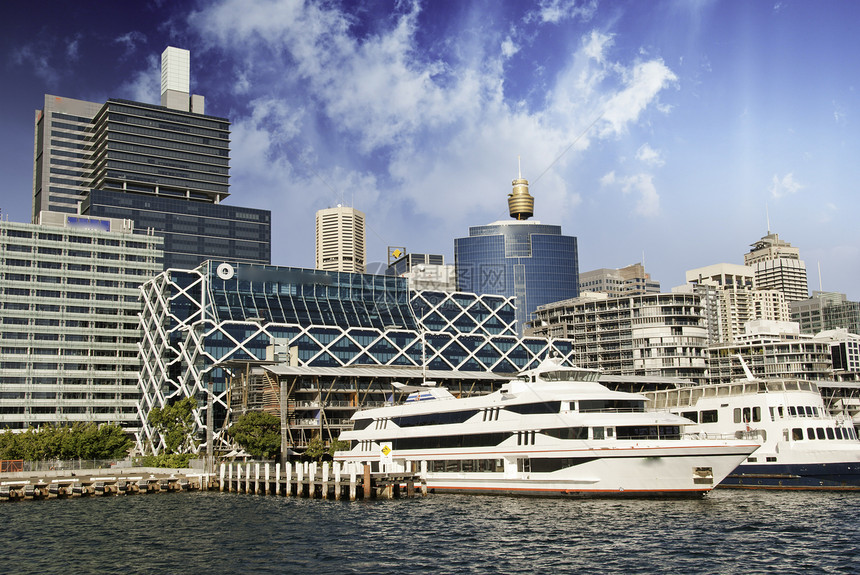 悉尼的海空天梯旅游彩虹办公室橙子摩天大楼渡船晴天建筑商业海洋图片
