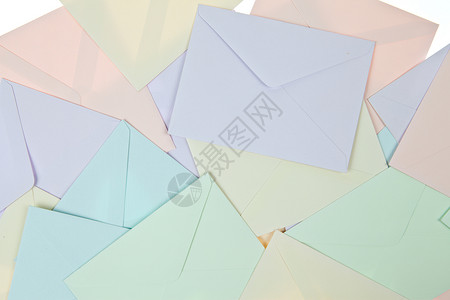 彩色信封绿色黄色邮政螺旋邮件团体卡片白色礼物作品背景图片