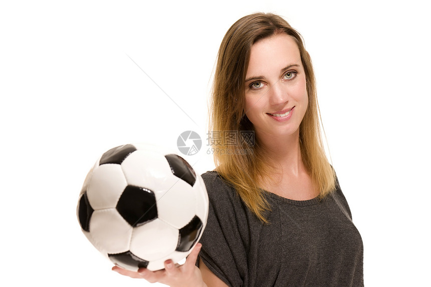 一位女性足球运动员的肖像图片