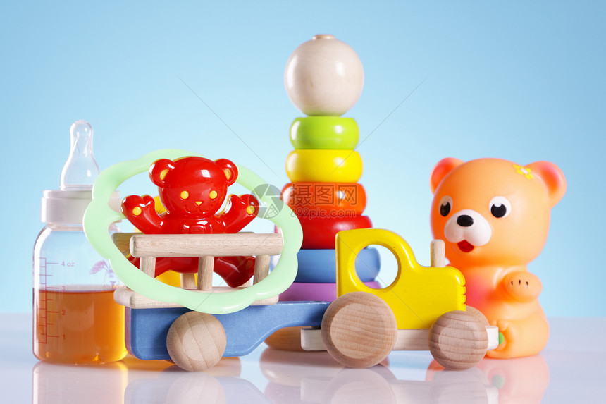 婴儿玩具塑料孩子出牙期儿童绿色新生乐趣白色奶嘴圆形图片