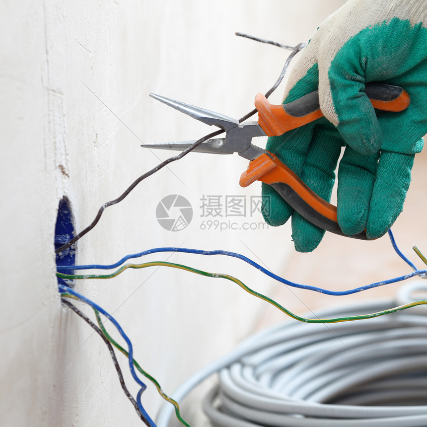 工人放电线电工绝缘男性力量服务电气接线工具金属安装图片