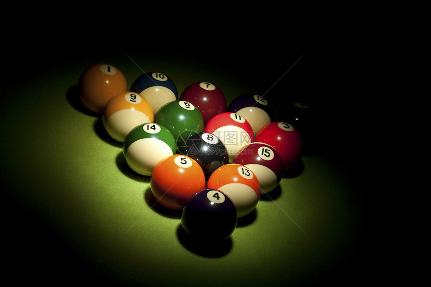 绿桌上的池球游戏黑色乐趣台球俱乐部夹子竞赛娱乐圆圈挑战水池图片