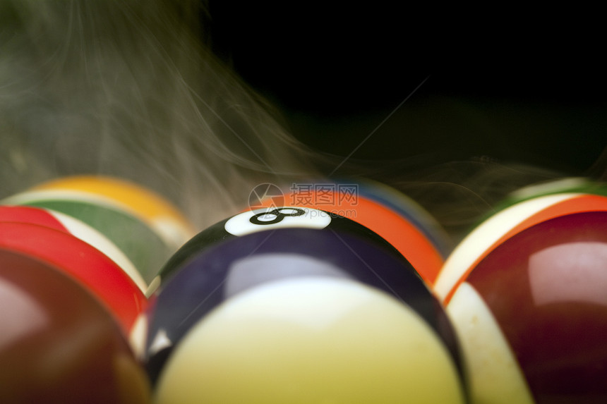 绿桌上的池球游戏俱乐部挑战台球乐趣圆圈行动竞赛黑色娱乐夹子图片