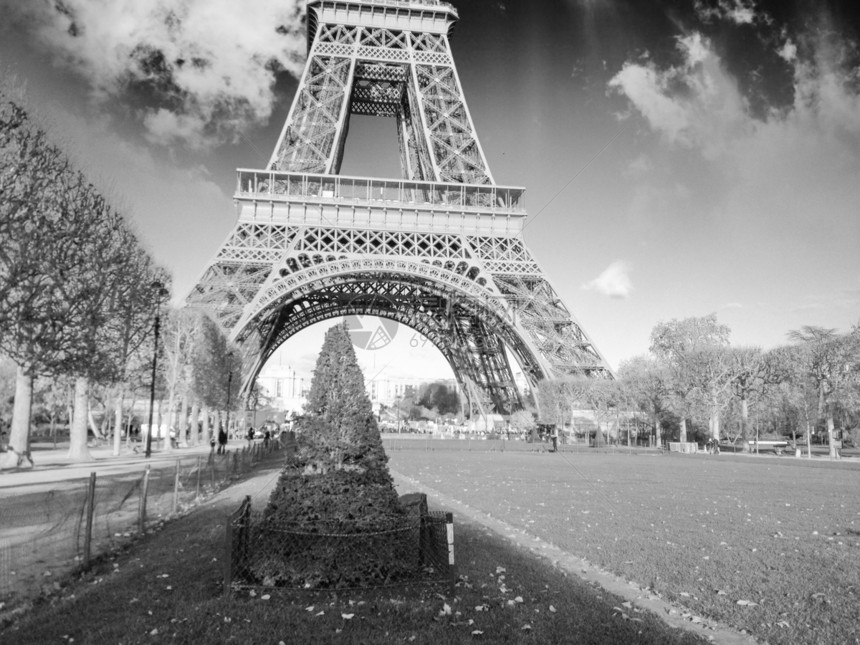 巴黎建筑 埃菲尔铁塔和火星尚普斯天空金属吸引力旅行历史性艺术纪念碑场景地标蓝色图片