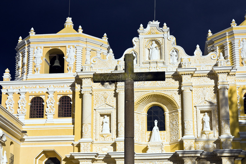安提瓜La Merced教堂建筑学女士黄色大教堂柱子窗户市中心殖民教会孩子图片