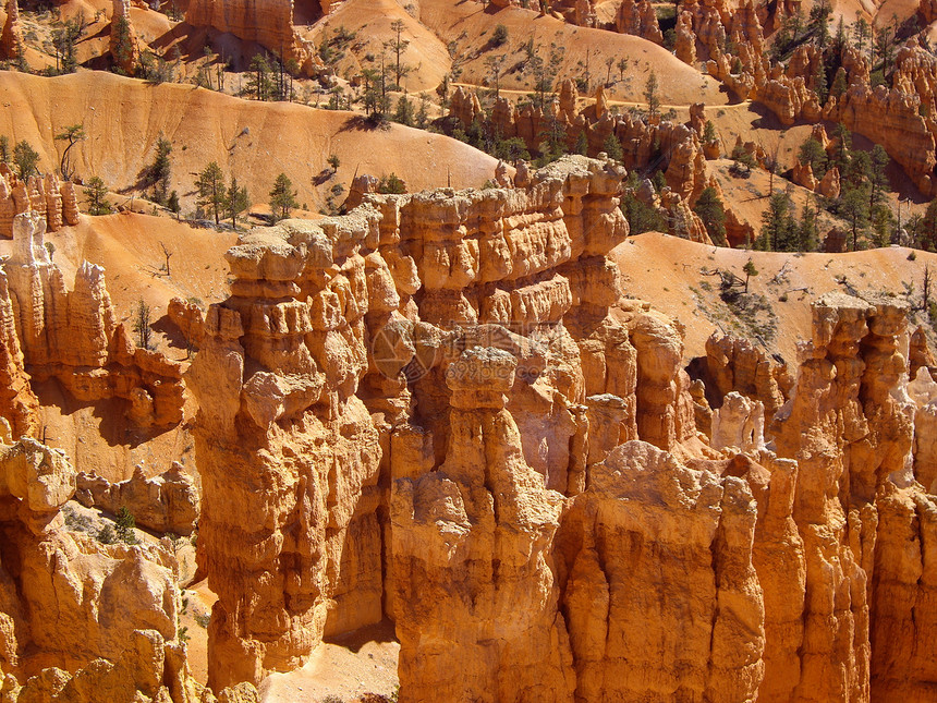 Bryce国家公园的岩石形成图片