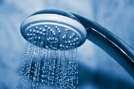 金属淋浴产生的水合金浴室流动火花洒水器水滴卫生房间液体运动背景图片