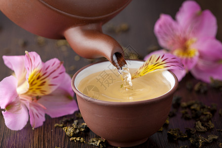 草药茶饮料植物美食香气陶器紫色黏土芳香花瓣文化高清图片