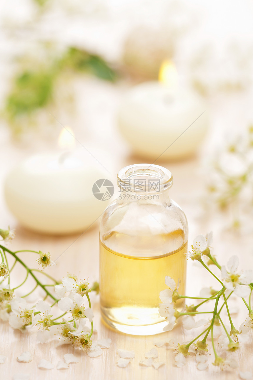 必需的油和鲜花药品奢华化妆品菊花沙龙芳香疗法卫生玻璃温泉图片
