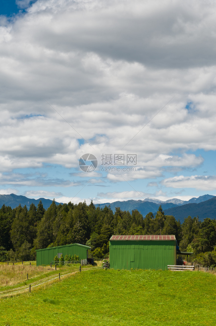 荒野中的仓库植物山脉农民环境场地岩石山峰公园灌木丛乡村图片