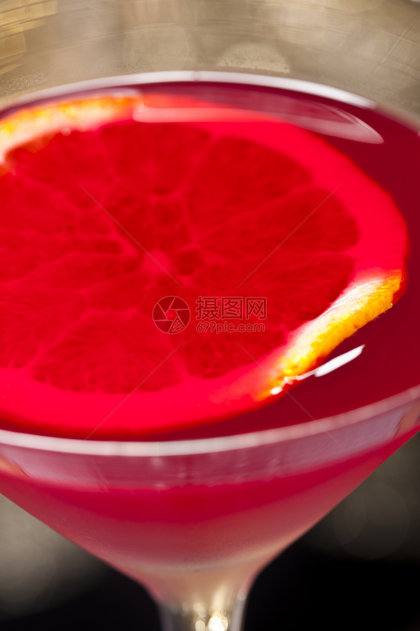 内格罗尼鸡尾酒橙子派对柠檬反射果汁玻璃水果红色图片