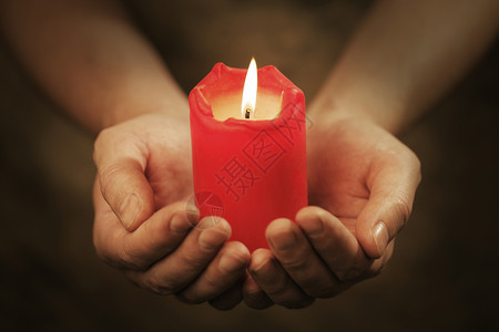 蜡烛燃烧火焰杯状背景图片
