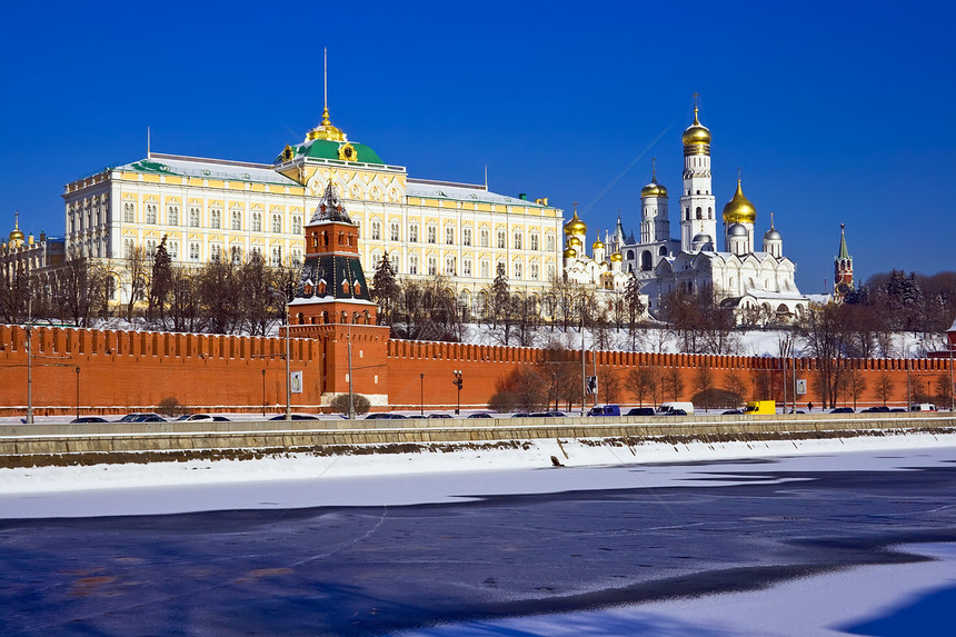莫斯科克里姆林宫纪念碑教会正方形历史旅行圆顶蓝色旅游天空金子图片