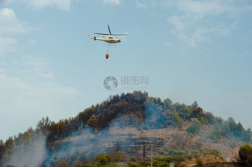 救援直升机消防员转子菜刀灭火安全飞机服务行动森林螺旋桨图片