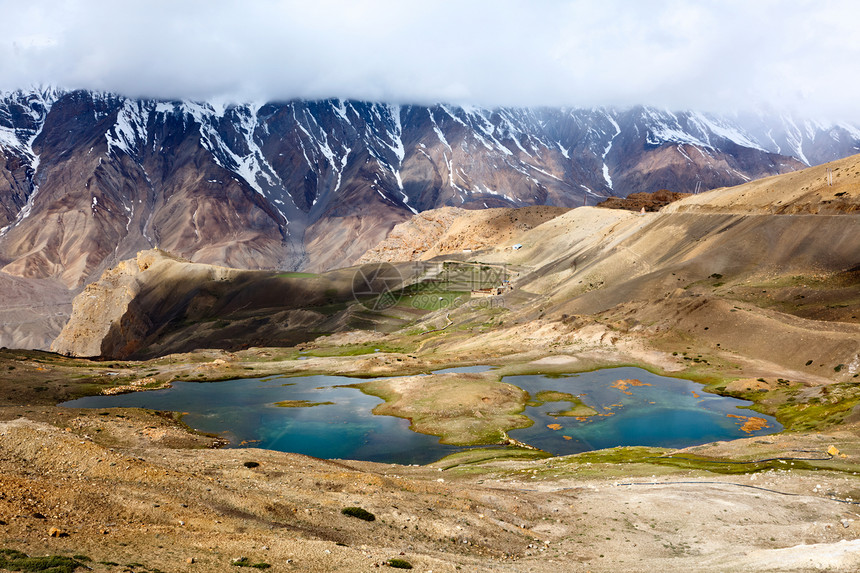 喜马拉雅山丘湖水平横向山脉尔邦风景图片