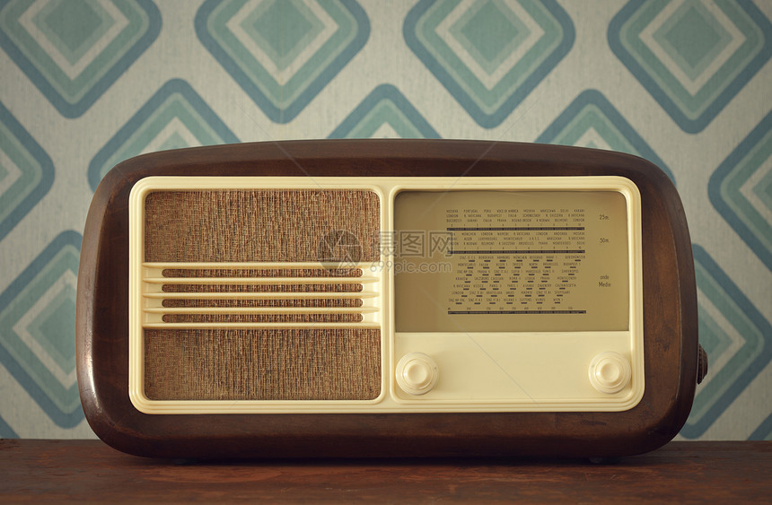 古董无线电台扬声器回忆复古木头乡愁频率听力音乐沟通技术图片