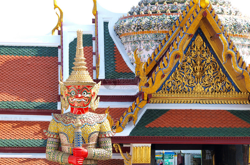 泰国曼谷大宫的泰国恶魔Thai demon佛塔游客情调建筑学奢华文化异国精神金子宗教图片