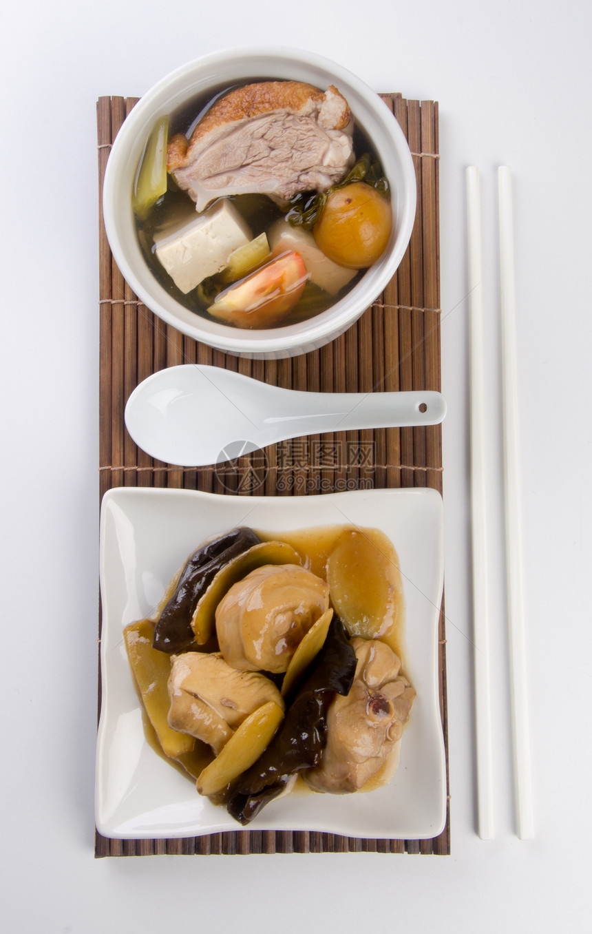 鸡肉汤和香草汤 在锅 中国食品风格胡椒沙锅餐厅草本植物土豆猪肉传统饮食午餐蔬菜图片