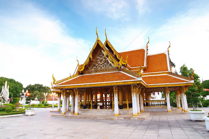 泰国建筑 拉特沙纳达瓦 洛哈普拉萨特旅游景点房顶胜地日子瓷砖瓦片寺庙晴天吸引力图片