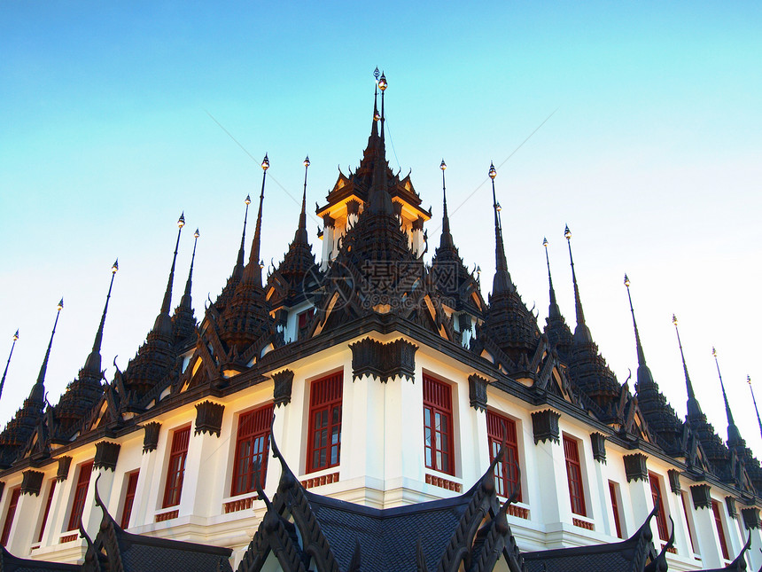 泰国建筑 拉特沙纳达瓦 洛哈普拉萨特胜地房顶瓦片瓷砖黄色景点日子旅游寺庙吸引力图片