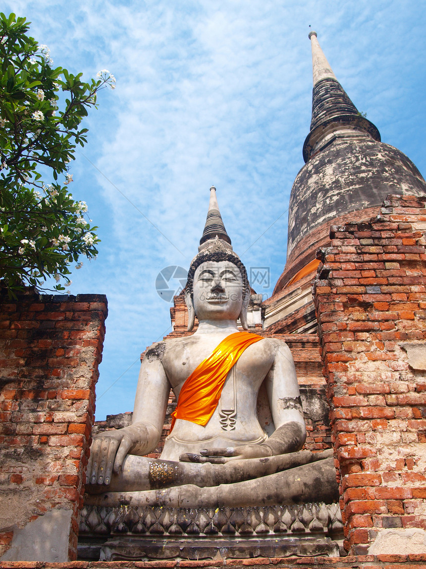 泰国的佛像公园遗产建筑学佛教徒宗教雕像天空历史雕塑精神图片