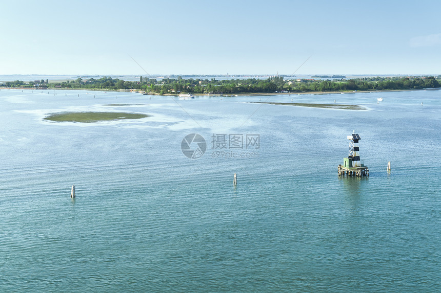 威尼斯 意大利石头城市松树支撑服务蓝色天空保险海洋地标图片