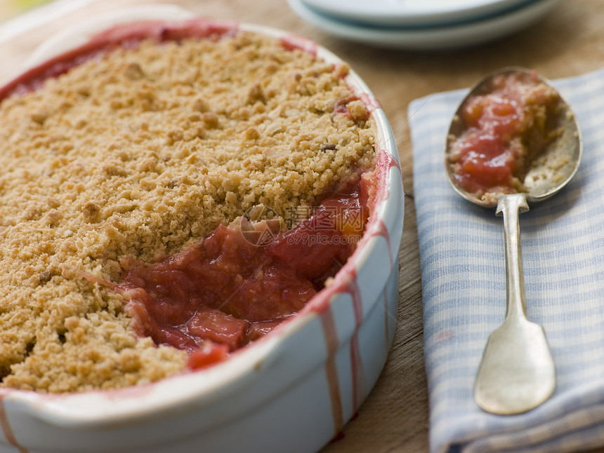 Rhubarb 和血橙大裂谷烹饪甜点食谱黄油蔬菜甜食刀具英语糕点农家图片