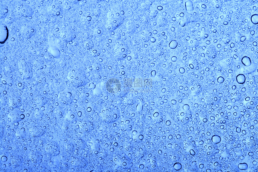 水滴天气飞沫蓝色反射气泡宏观雨水风暴玻璃淋浴图片