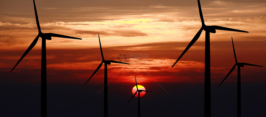 风力涡轮机发电机摄影风车水平全景环境轮机背光团体发电日出图片