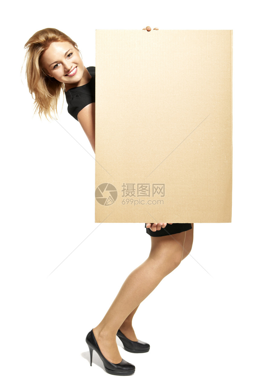 具有吸引力的女性持有空标牌  孤立黑色金发露齿微笑影棚快乐衣冠广告广告牌标语图片