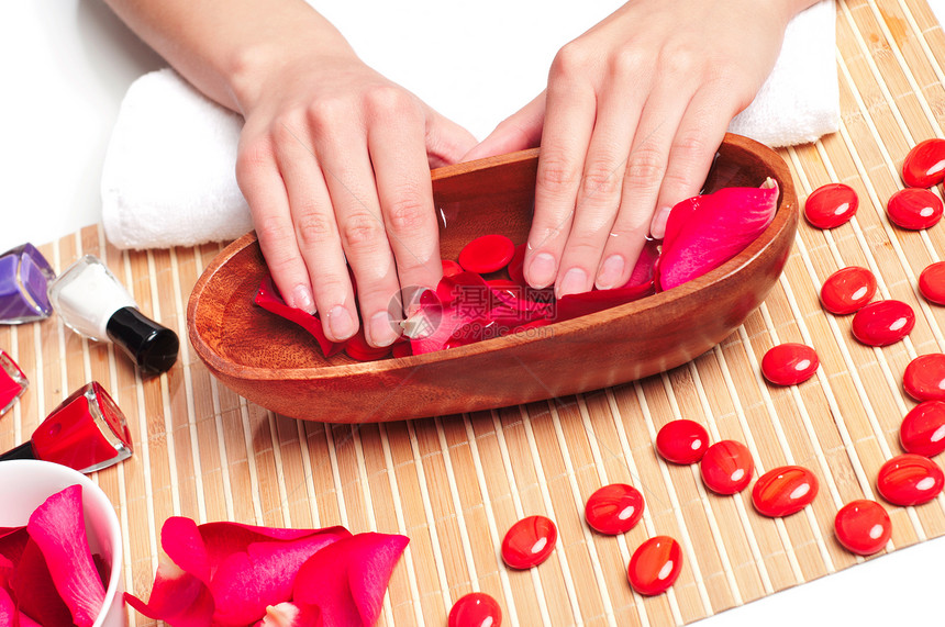 手工喷洒 修指甲概念药品女性福利手腕竹子疗法毛巾沙龙棕榈娱乐图片