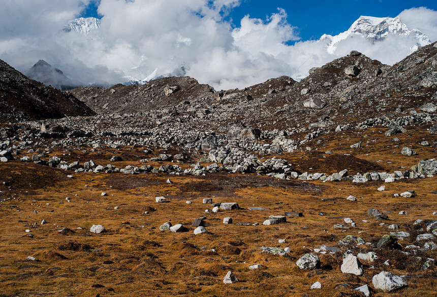 喜马拉雅地貌 山丘和山峰图片