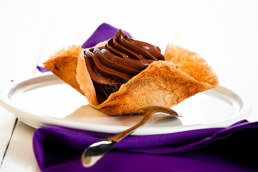 Mousse au 巧克力饼摄影烹饪可可糕点工作室面包奶油小吃美食盘子图片