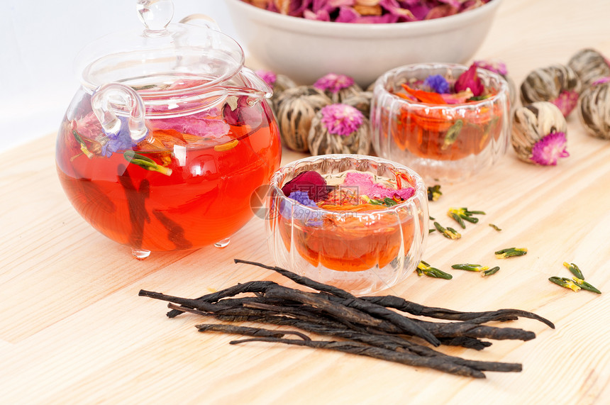 香草天然花卉茶和干花杯子治疗草本植物花瓣芳香茶点茶壶疗法食物饮料图片