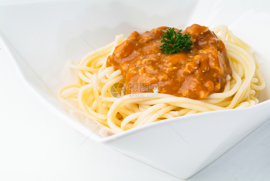 意大利面 意大利面和鸡肉面条美食蔬菜食物熏制红色餐厅奶油盘子午餐图片
