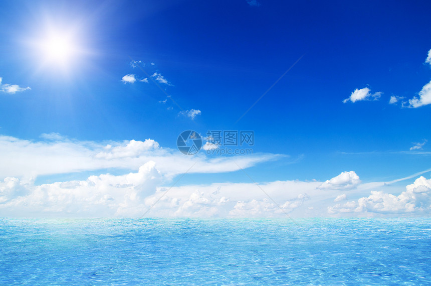 泰国海与完美天空环境热带季节反射旅行海景阳光海浪天堂太阳图片
