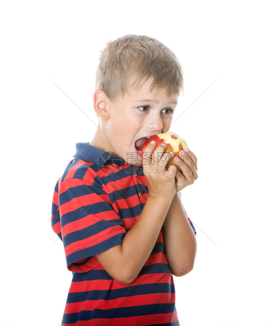 男孩拿着苹果头发白色孩子食物眼睛童年乐趣青年享受福利图片