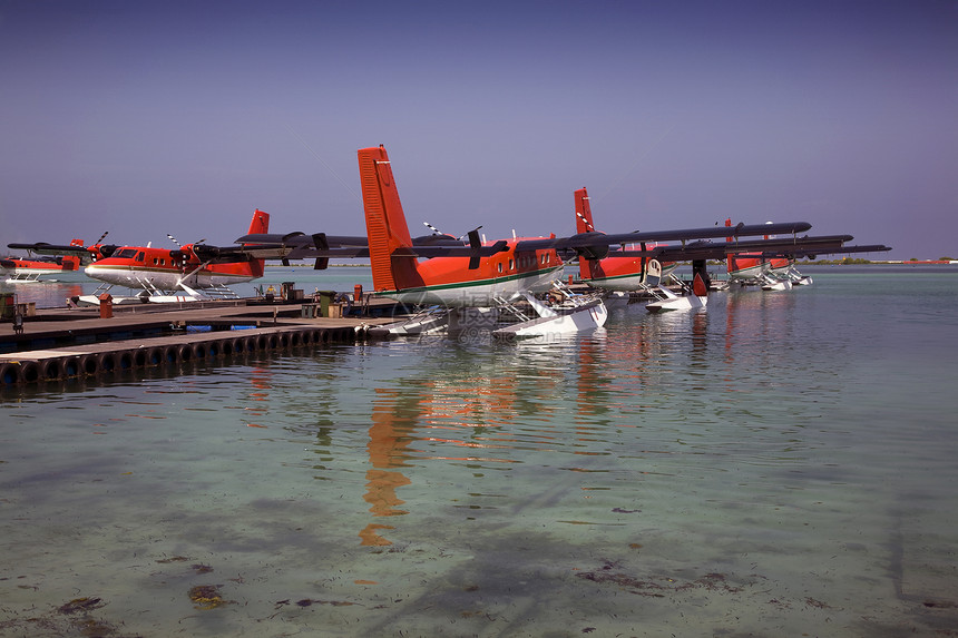 海平面空气航班引擎码头航空旅行螺旋桨漂浮蓝色水上飞机图片