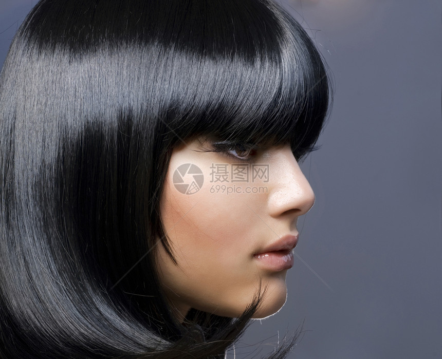 发型 美丽的白发美女 健康的头发女性化妆品理发女士造型黑发沙龙发型设计肤色女孩图片