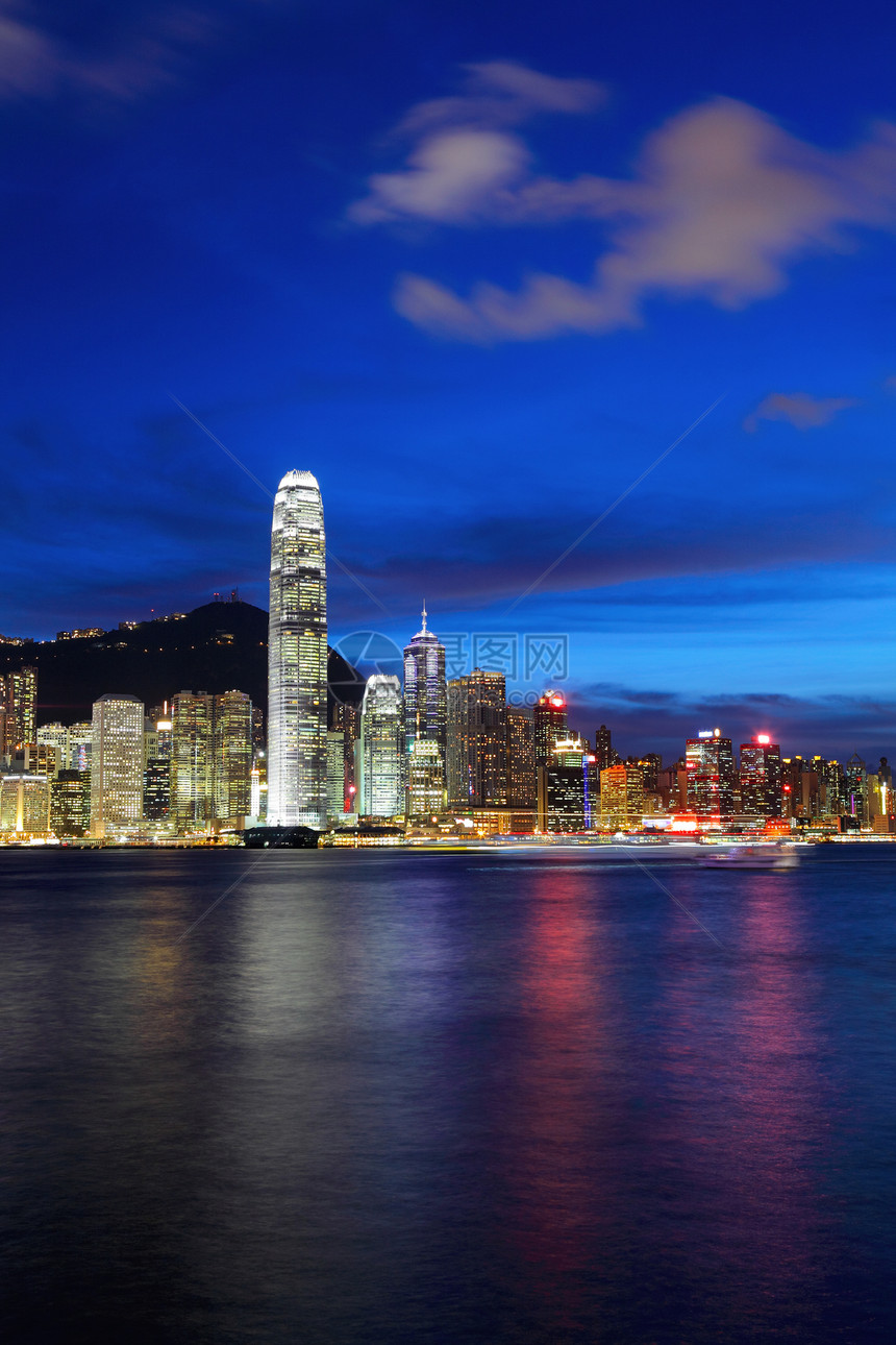 香港晚上的天线经济港口戏剧性场景城市建筑码头金融夜生活全景图片
