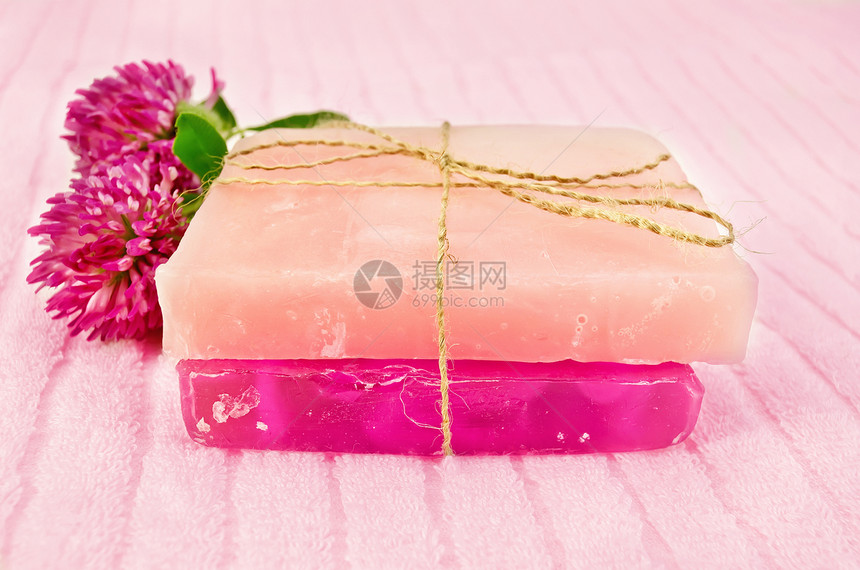 肥皂自制 粉红色三叶草图片